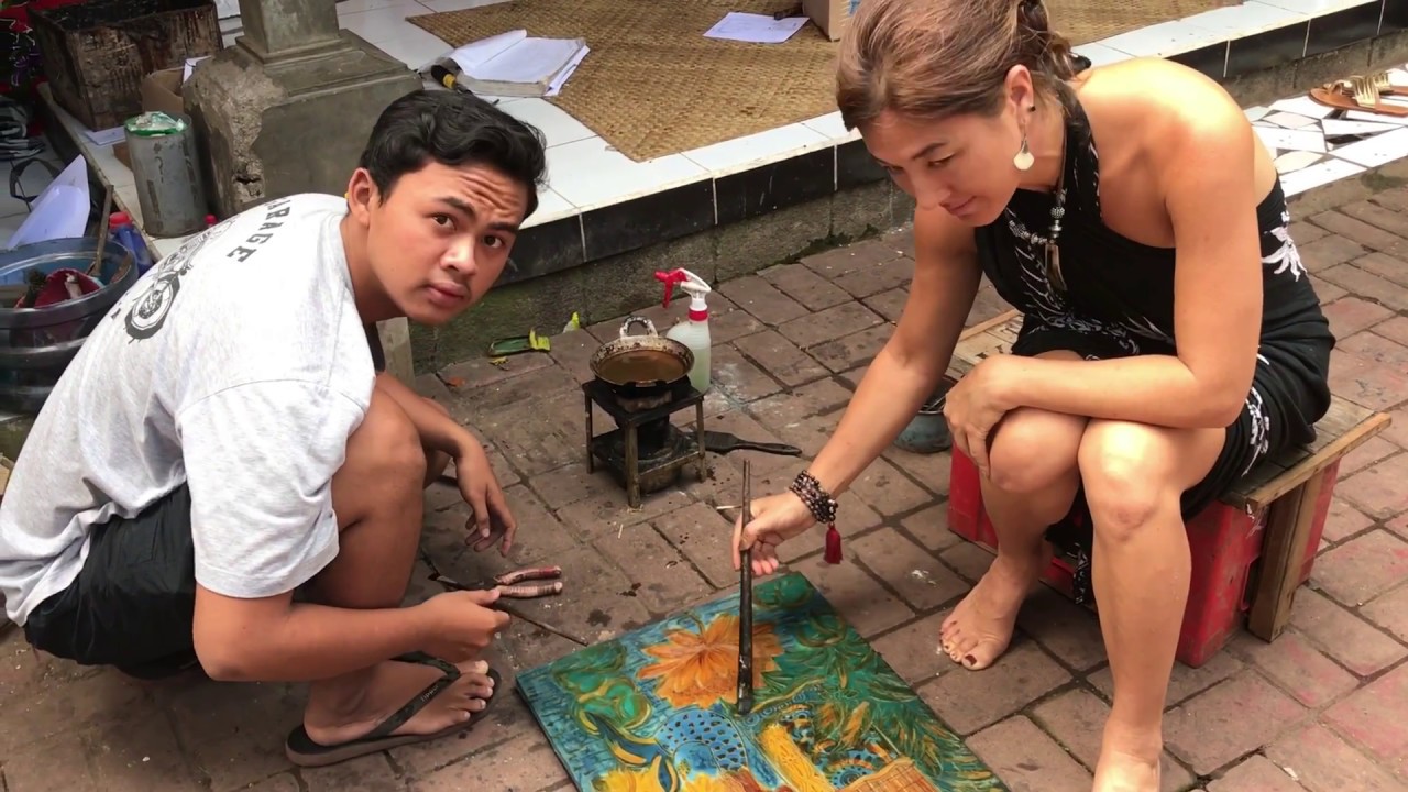 Immerse into the Intrigue of Nyoman Warta's Batik Class!