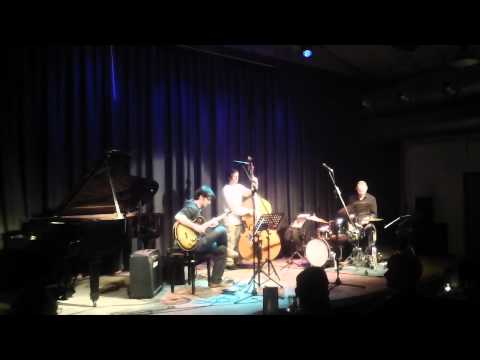 Philipp Braemswig Trio live @ Jazzschmiede 