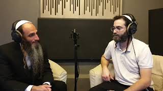 מלווה מלכא עם שי גז והרב מאור קריו סוכות תשפד (הרב מאור קריו) - התמונה מוצגת ישירות מתוך אתר האינטרנט יוטיוב. זכויות היוצרים בתמונה שייכות ליוצרה. קישור קרדיט למקור התוכן נמצא בתוך דף הסרטון