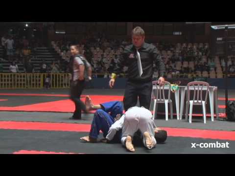 MUNDIAL ROCKSTRIKE 2012 - Juliano Macário x Wellington Valadares by X-COMBAT