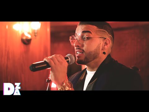 Esteban Daza x Tmaro - Bajo la luna (Official Video)