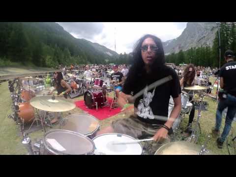 Rockin'1000 2017 Summer Camp Experience: Alex Galanti plays the Power Medley (drummers view)