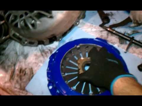 Hyundai tiburon clutch removal 3