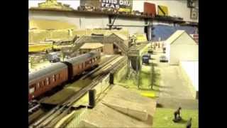 preview picture of video 'O gauge live steam. LBSC Bat Express running'