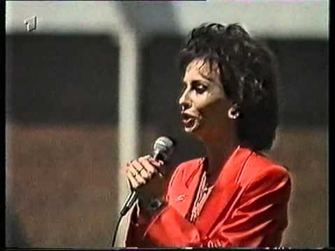 Anna Maria Kaufmann deutsche Nationalhymne