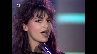 The Bangles - Walking Down Your Street (TV 1987)