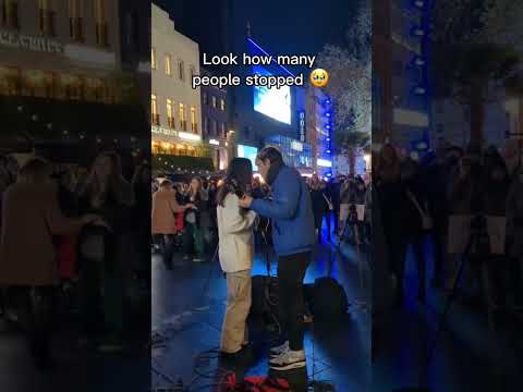 Would you stop too? #busking #busker #london #londonbusker #singing #couple #emotional #audience