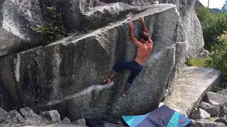 Video thumbnail of Alien Skull, V5. Squamish