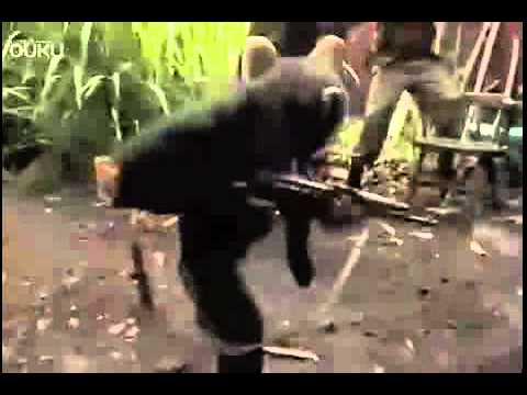 猩猩不憤被玩弄 取AK47 槍狂射人