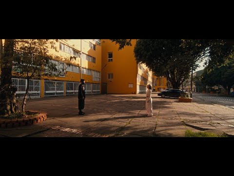 Ruzto - (A) DE LEJOS  (Video Oficial)