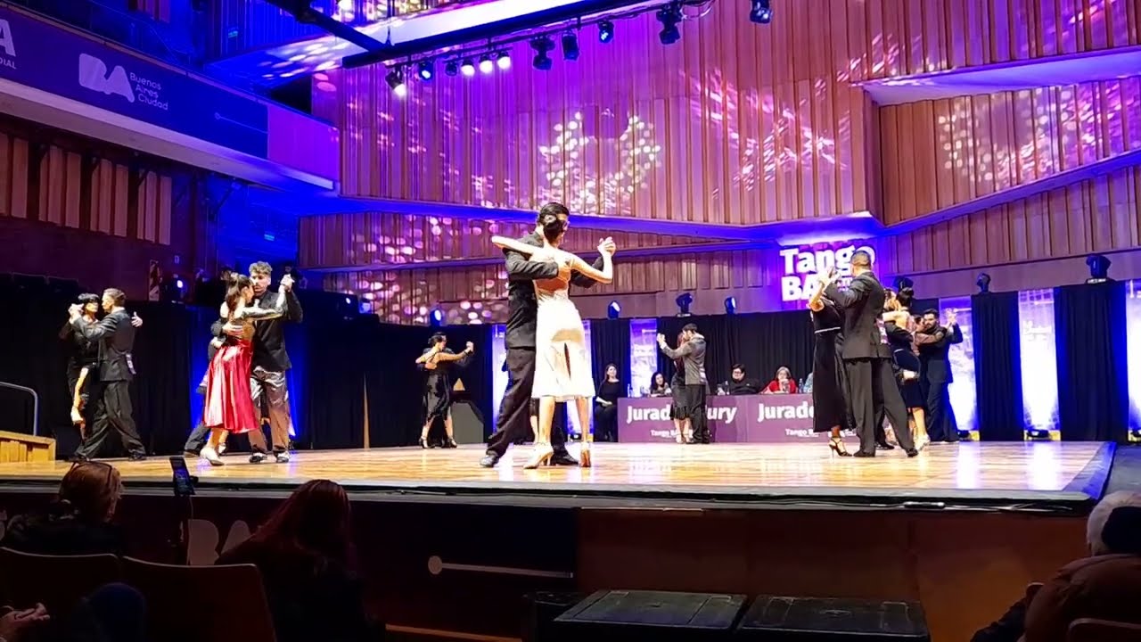 Día 1 Ronda 20 Tema 2 - clasificatorias Mundial de Tango 2.024 "Orlando Goñi" Alfredo Gobbi