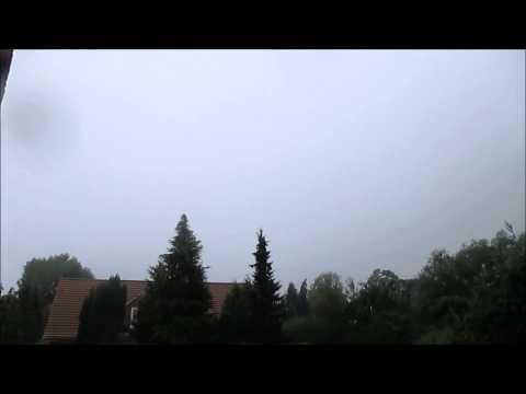 Aufziehende aber schwächelnde Unwetterfront in Weener - 09.07.2014
