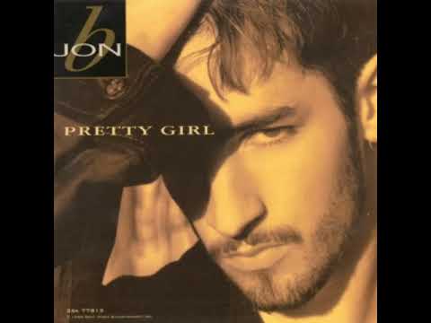 Video thumbnail for Pretty Girl (Trackmasters Remix)