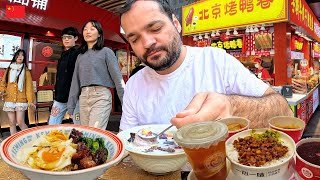 PRIMUL CONTACT CU CHINA: PROBLEME IN AEROPORT, OAMENI SUSPICIOSI si MANCARE PE LA MEDIE