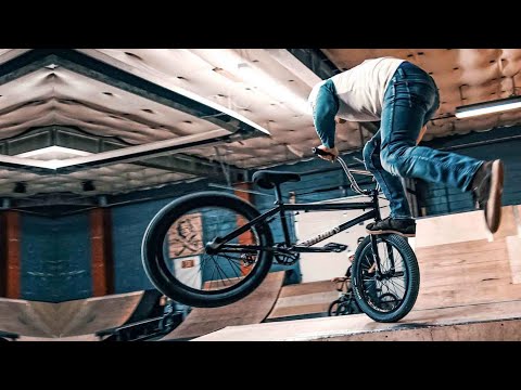 Amazing BMX Freestyle - Race Street Riders - 4K 60FPS