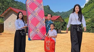 Download lagu A mysterious female CEO gifted Trieu Ava and her daughter a mattress. Who is that female CEO? mp3