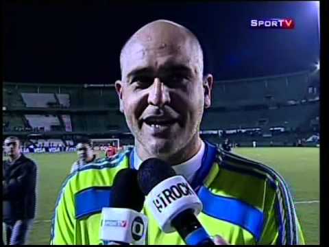 Goleiro Marcos, do Palmeiras, soltando o verbo depois da goleada contra o Coritiba