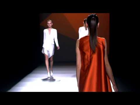 MBFW Madrid | DESFILE AA DE AMAYA ARZUAGA - Edición 2013