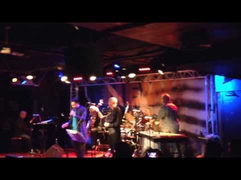 Fal Frett : gran tomobil avec Tony Chasseur au chant