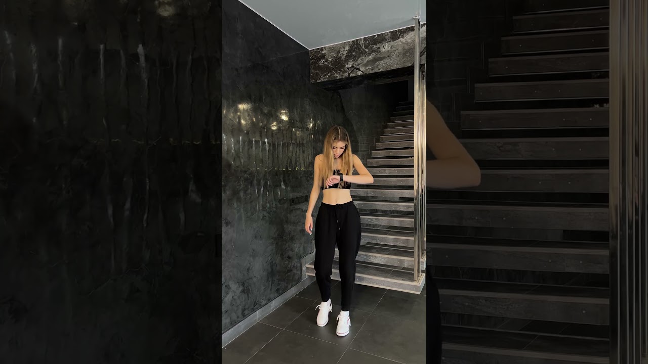 VJump App Takes TikTok by Storm: The Secret to Trendy Dressing Up! |Trending Video Transition