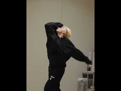 The maknaes are so dramatic 😂 #beomgyu #taehyun #yeonjun #soobin #hueningkai #txt