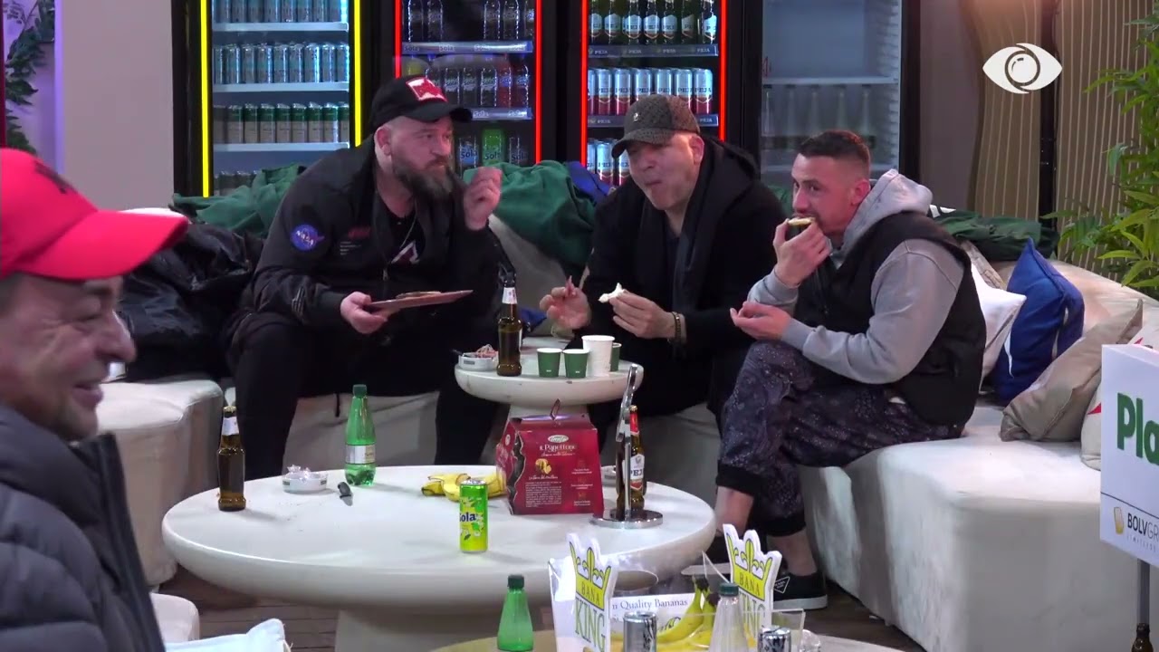 “Të zgjoi vërtetë?”/ Klajdi hedh batuta për Gjestin: Maskarai…