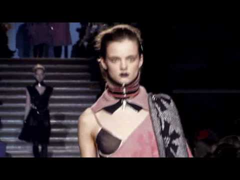 MISSONI_WOMAN_WINTER_2010_RUNWAY