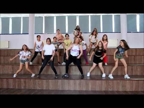 La Maquinita. Zumba/Nfasis. Luigui Bleand.