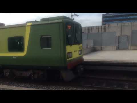 8633/8634 arrives on Platform 1, Dublin Pearse (Dublin) (08/08/2023)