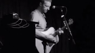 The Scientist - Coldplay (Chris Martin + guitar) acoustic live HD