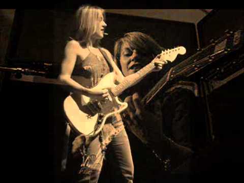 Liz Phair - Mother's Little Helper (Rolling Stones cover)