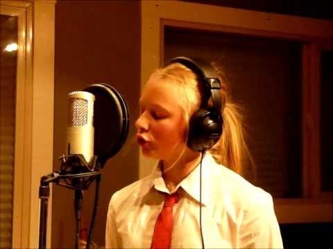Gillian sings 