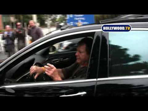 Ryan O'Neal Confirms Farrah Fawcett Has Passed Away