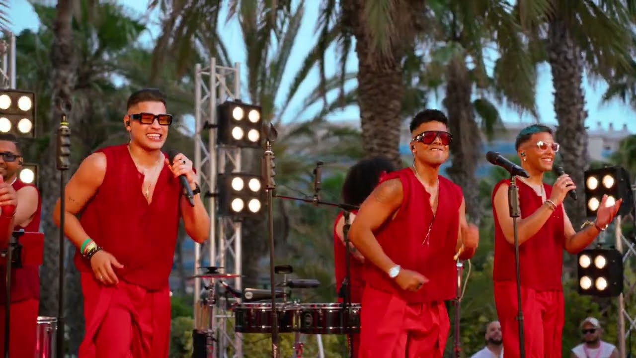 Grupo Extra - Un Corito Bachatero (Live)