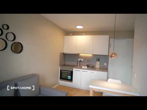 Bright studio apartment for rent near the river in Mitte - Spotahome (ref 406529)