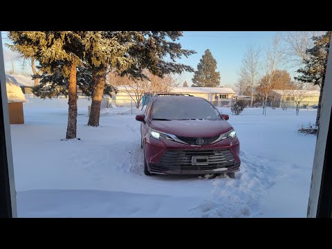 Thumbnail for 2021 Toyota Sienna Hybrid Extreme Cold Start -29F (-45F Wind Chill) by Toyota