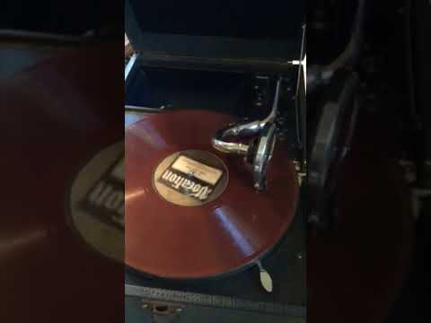 Titina. Ben Bernie and His Hotel Roosevelt Orchestra