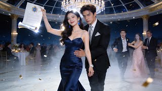 Betrayed by loved ones, she marries a secret tycoon who helps her get justice.【Married for Show】