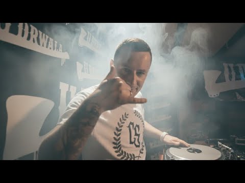 AKASZ - Zgasły Światła ft. dj. Dobra Morda (prod. papaPEDRO)