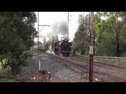 4K Hudson an a Hill - Husdon Steam Locomotive R707 climbing Glenroy Bank!