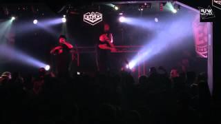 Def con dos  - Fight For Your Right (Bebe Y Lucha) - LIVE