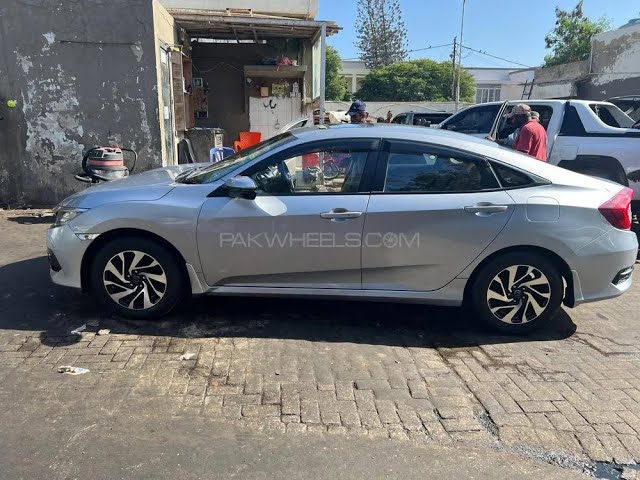 Honda Civic 1.8 i-VTEC CVT 2018 Video