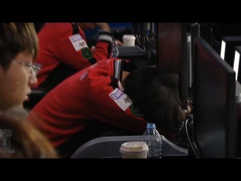 SKT T1 PERDE MUNDIAL E FAKER CHORA  - League Of Zueira