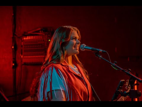 Hummingbird - Lucie Tiger