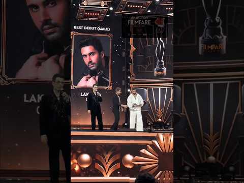 Filmfare Awards 2025 में Shahrukh Khan, Karan Johar aur Akshay Kumar #shorts #viral #filmfareawards