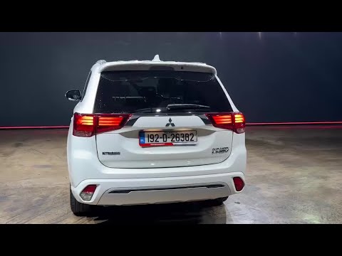 Mitsubishi Outlander 2.4 AUTOMATIC HYBRID - ALLOY - Image 2