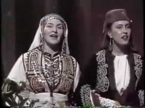Bulgarian State Television Female Vocal Choir  --  Polegnala e Todora