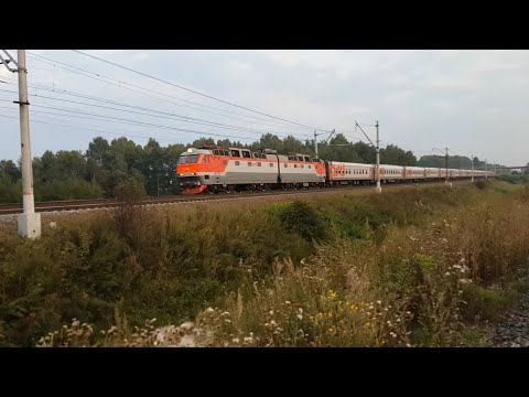 ЧС7-284 с поездом №742 Белгород-Москва летит по Столбовой