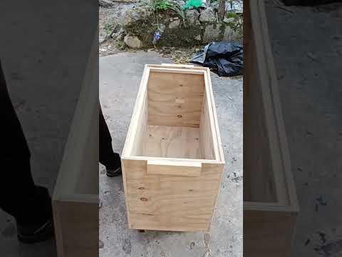 Construye su propia caja para su PC y lo hace con un material muy poco común y que no se suele ver,