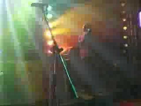 Moa Anbessa Italy - Well Jahdgment on mic with Zion Train